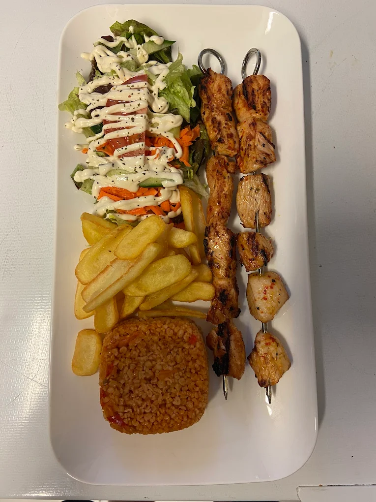 Assiéte de plats variés