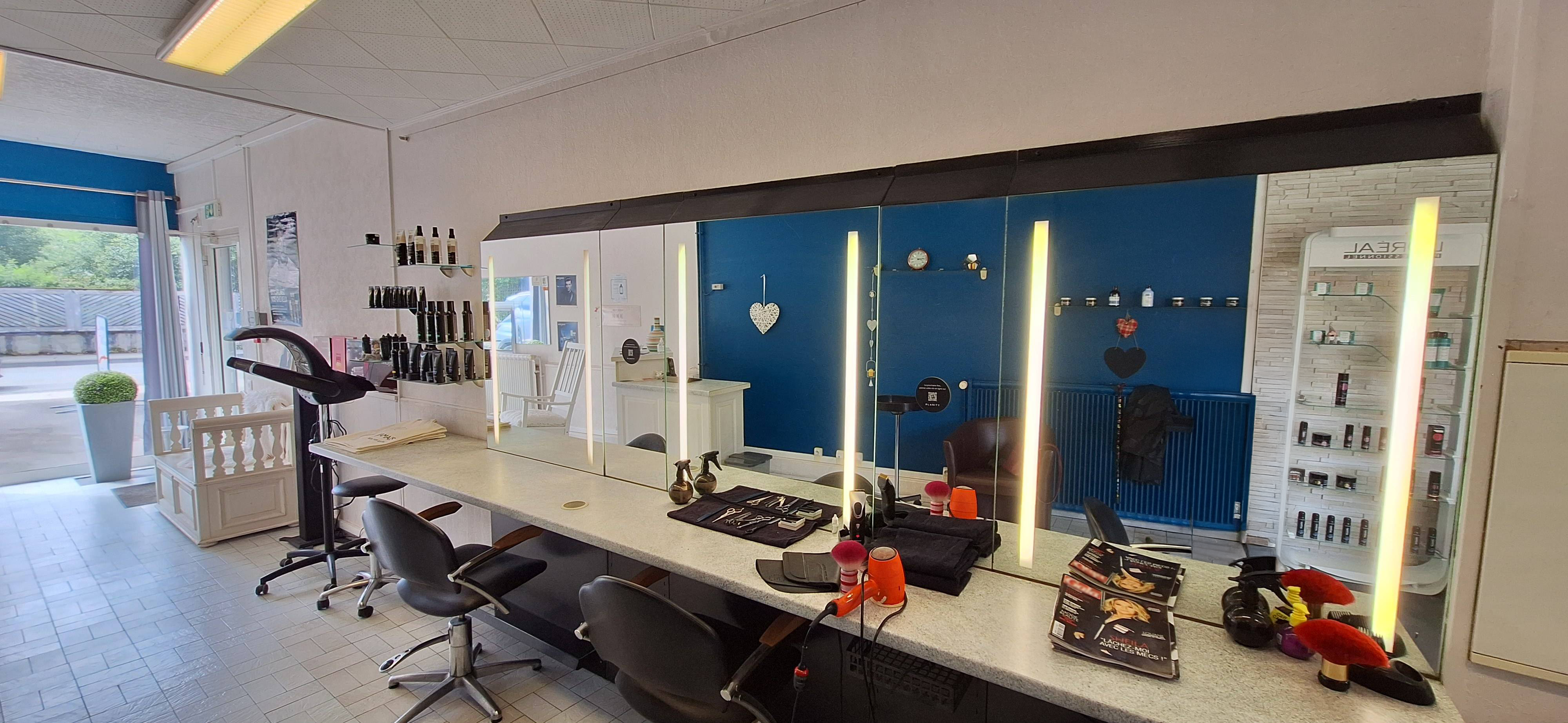 Mirois du salon de coiffure